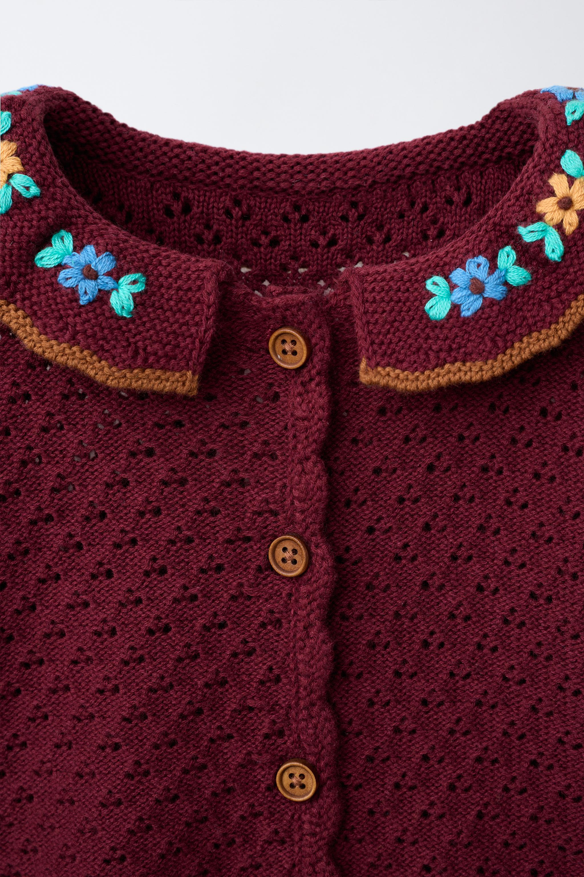 GILET EN MAILLE BRODÉ COTON ET LIN